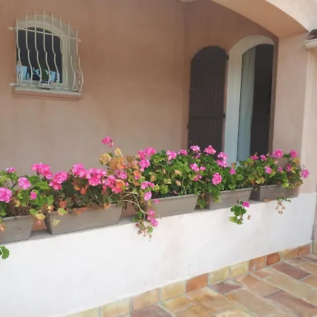 La Des Ames Liees Bed & Breakfast 4*
